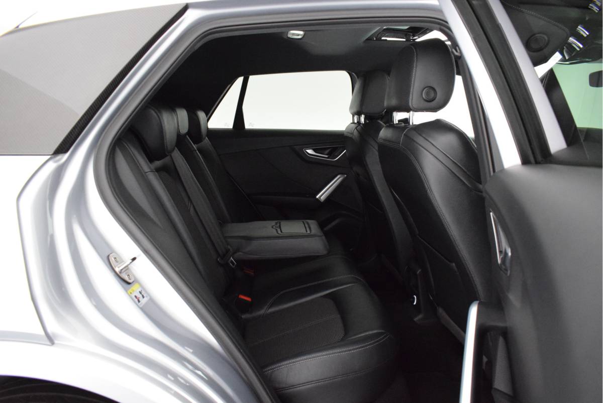 Audi Q2 Audi Q2 2.0 TFSI 190pk S-Tronic quattro Sport Edition #1 Trekhaak Camera B&O Keyless Led Virtual Cockpit Panoramadak Navigatie