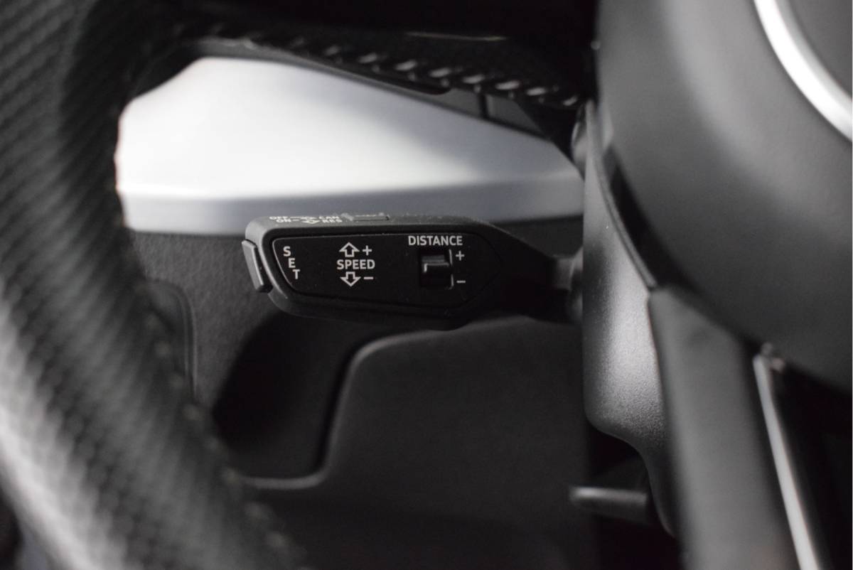 Audi Q2 Audi Q2 2.0 TFSI 190pk S-Tronic quattro Sport Edition #1 Trekhaak Camera B&O Keyless Led Virtual Cockpit Panoramadak Navigatie