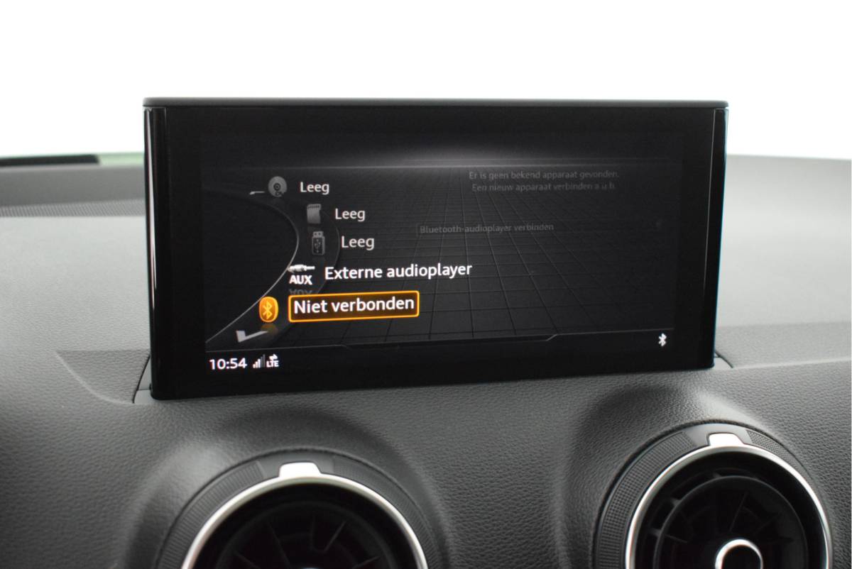 Audi Q2 Audi Q2 2.0 TFSI 190pk S-Tronic quattro Sport Edition #1 Trekhaak Camera B&O Keyless Led Virtual Cockpit Panoramadak Navigatie