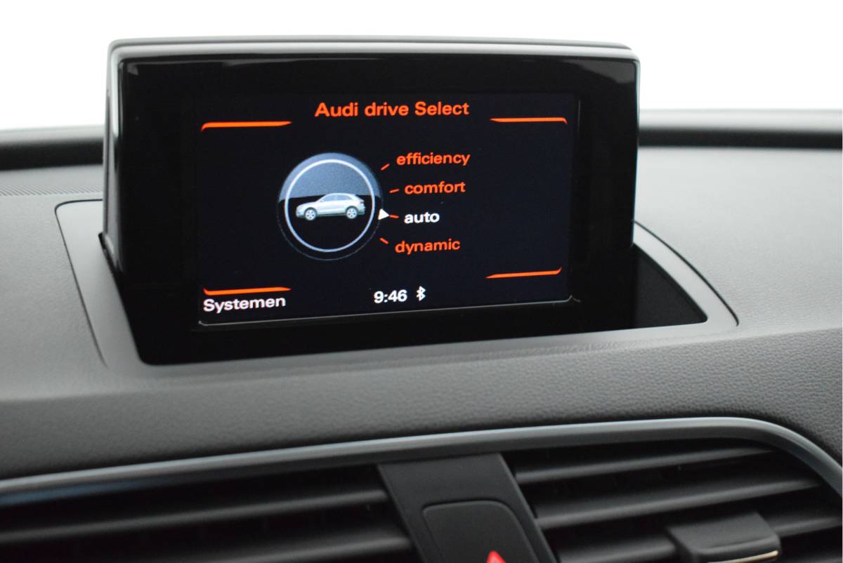 Audi Q3 Audi Q3 1.4 TFSI 125pk H6 Sport Pro Line Trekhaak Xenon Stoelverwarming Navigatie