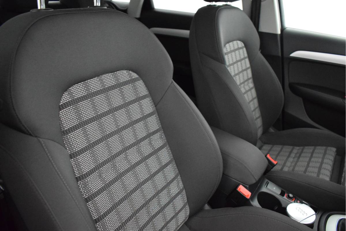 Audi Q3 Audi Q3 1.4 TFSI 125pk H6 Sport Pro Line Trekhaak Xenon Stoelverwarming Navigatie