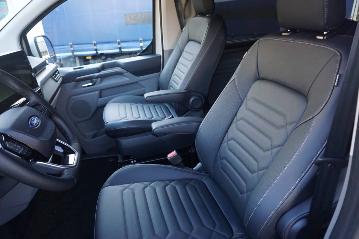 Ford Transit Custom Ford Transit Custom Tourneo 320L 170PK DC Limited AUT BPM VRIJ!! Leder, Sync4 Apple CP/Android A, Cam, LED!! NR. 614