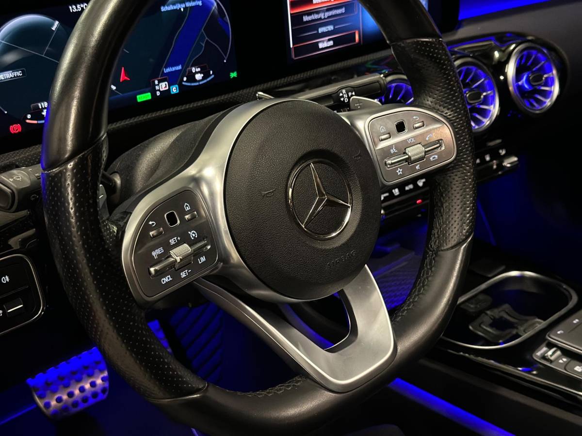 Mercedes-Benz A-Klasse Mercedes-Benz A-klasse 250e Limousine |AMG|PANO|SFEER|BOMVOL
