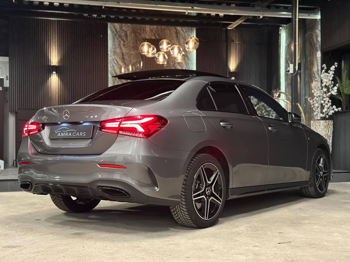 Mercedes-Benz A-Klasse Mercedes-Benz A-klasse 250e Limousine |AMG|PANO|SFEER|BOMVOL