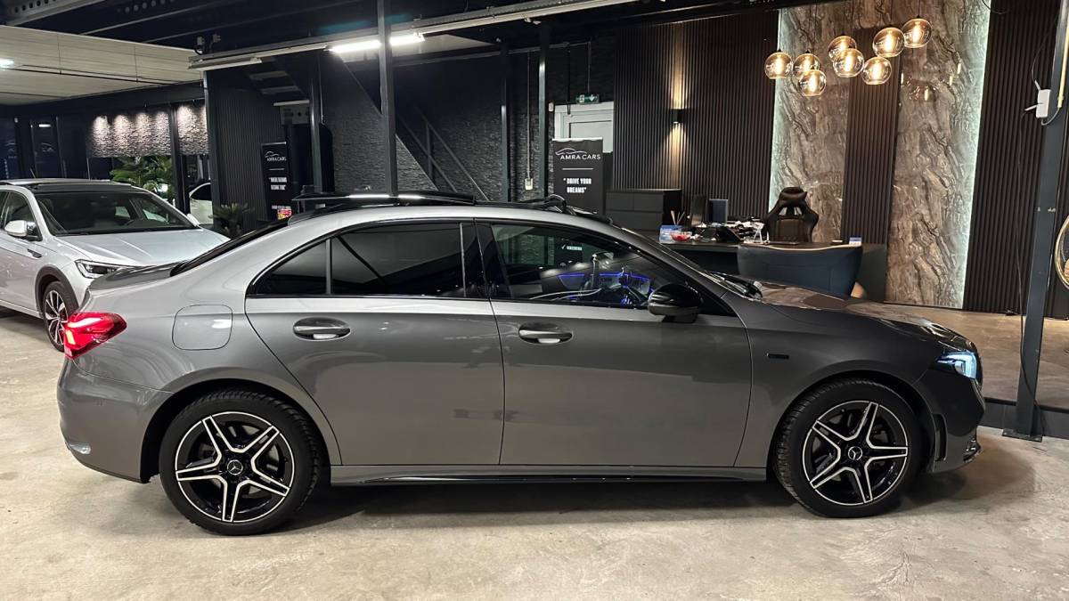 Mercedes-Benz A-Klasse Mercedes-Benz A-klasse 250e Limousine |AMG|PANO|SFEER|BOMVOL
