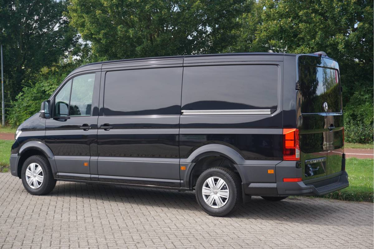Volkswagen Crafter Volkswagen Crafter 35 177PK L3H2 AUT Facelift BPM VRIJ!! 13″ Navi, Cam, Gev. Stoel, LED, 2x Schuifdeur!! NR. 818