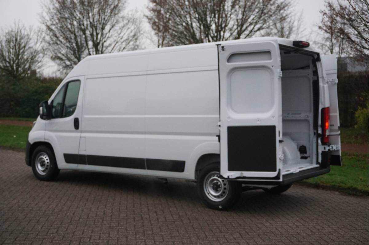 Citroën Jumper Citroën Jumper 35 2.2 180PK EAT8 Automaat L3H2 BPM VRIJ!! 10″ Navi, Clima, ACC, Cam + Digi cam, LED, 270º Deur!! NR. 741