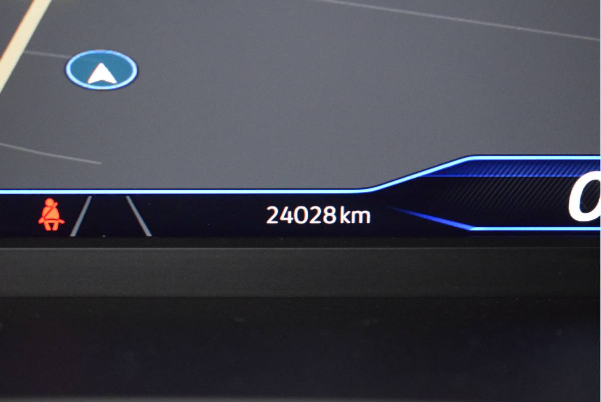 Volkswagen T-Roc Volkswagen T-Roc 1.5 TSI 150pk DSG 2x R-Line Stoelverwarming IQ.Light Virtual Cockpit Panoramadak Navigatie