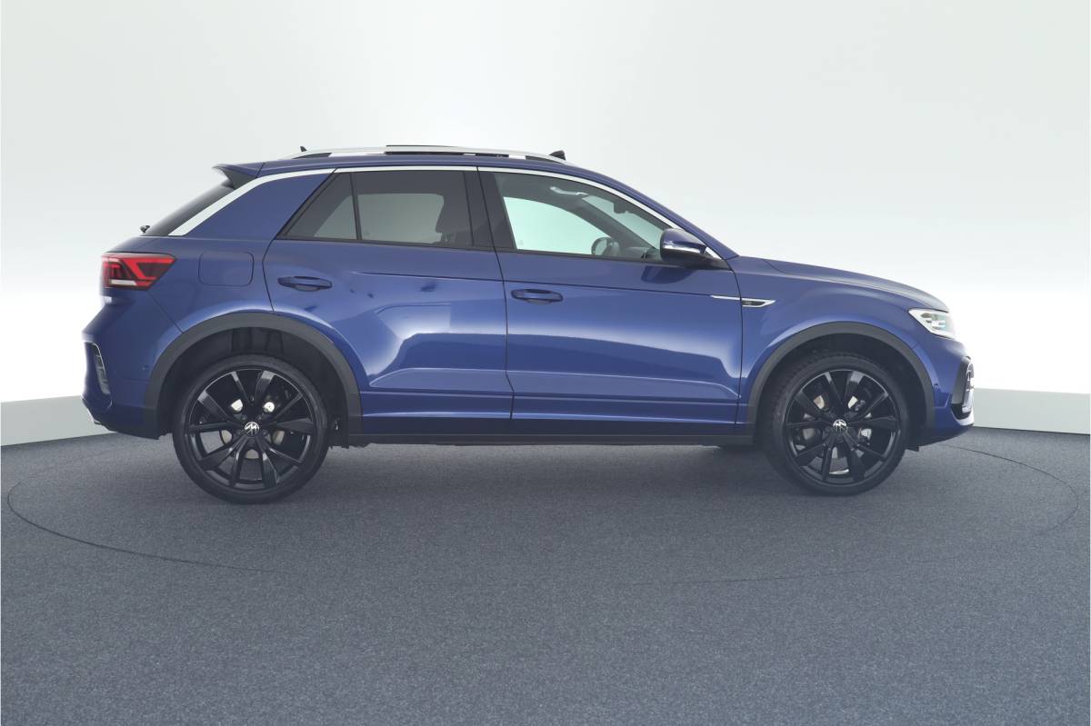 Volkswagen T-Roc Volkswagen T-Roc 1.5 TSI 150pk DSG 2x R-Line Stoelverwarming IQ.Light Virtual Cockpit Panoramadak Navigatie
