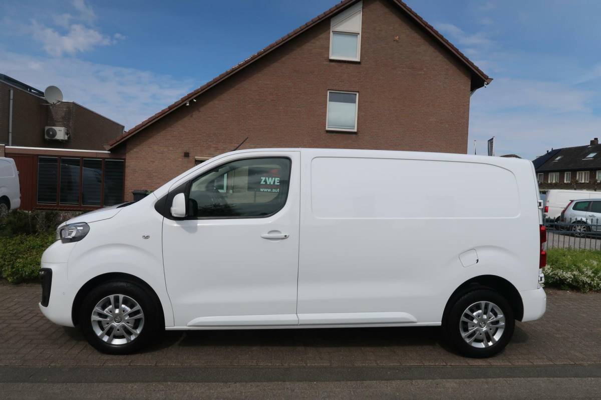 Peugeot Expert Peugeot Expert Bestel 2.0 BlueHDI|NAVIGATIE|TREKHAAK|CARPLAY|DODEHOEK|DEALER ONDERHOUDEN|1E EIGENAAR