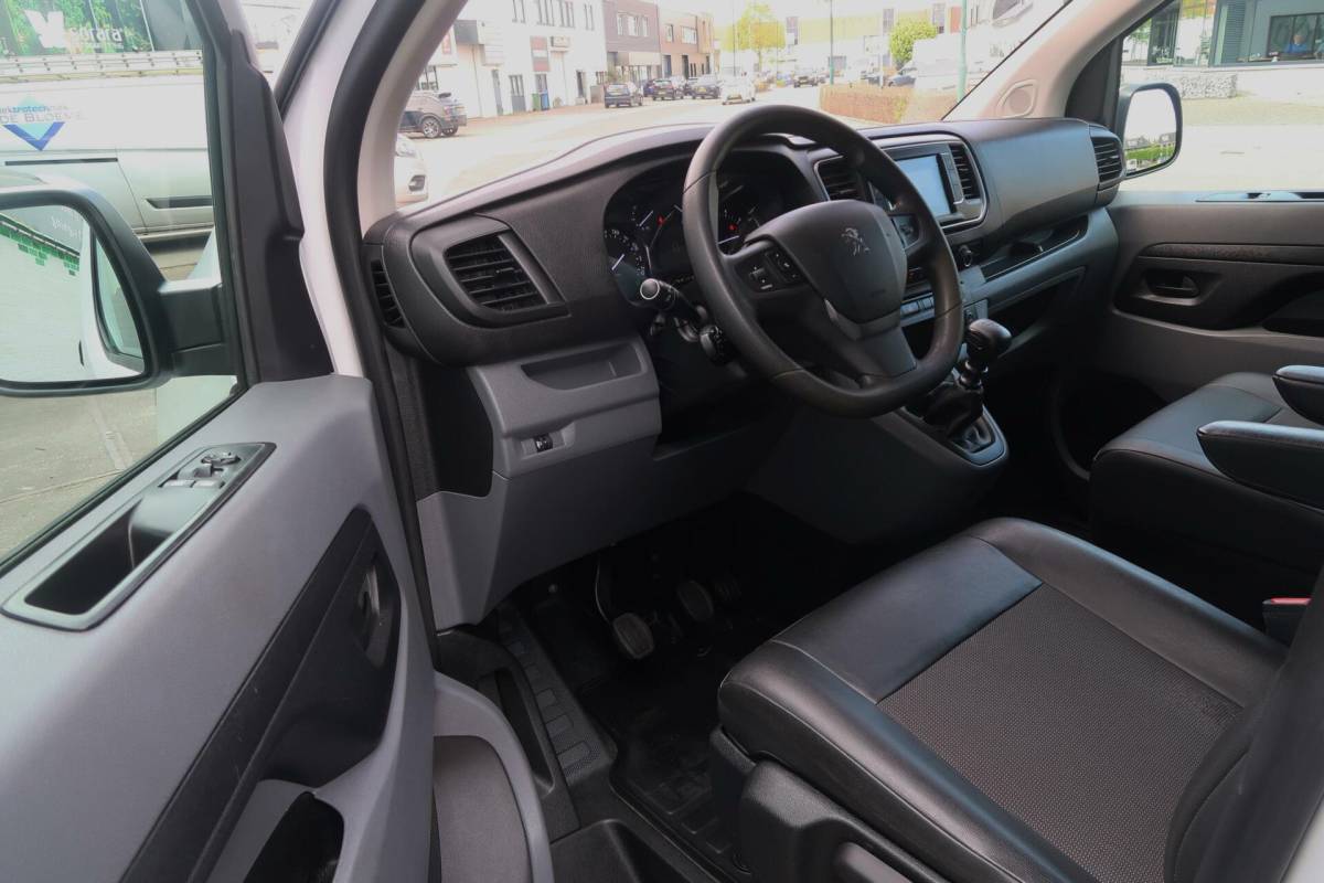 Peugeot Expert Peugeot Expert Bestel 2.0 BlueHDI|NAVIGATIE|TREKHAAK|CARPLAY|DODEHOEK|DEALER ONDERHOUDEN|1E EIGENAAR