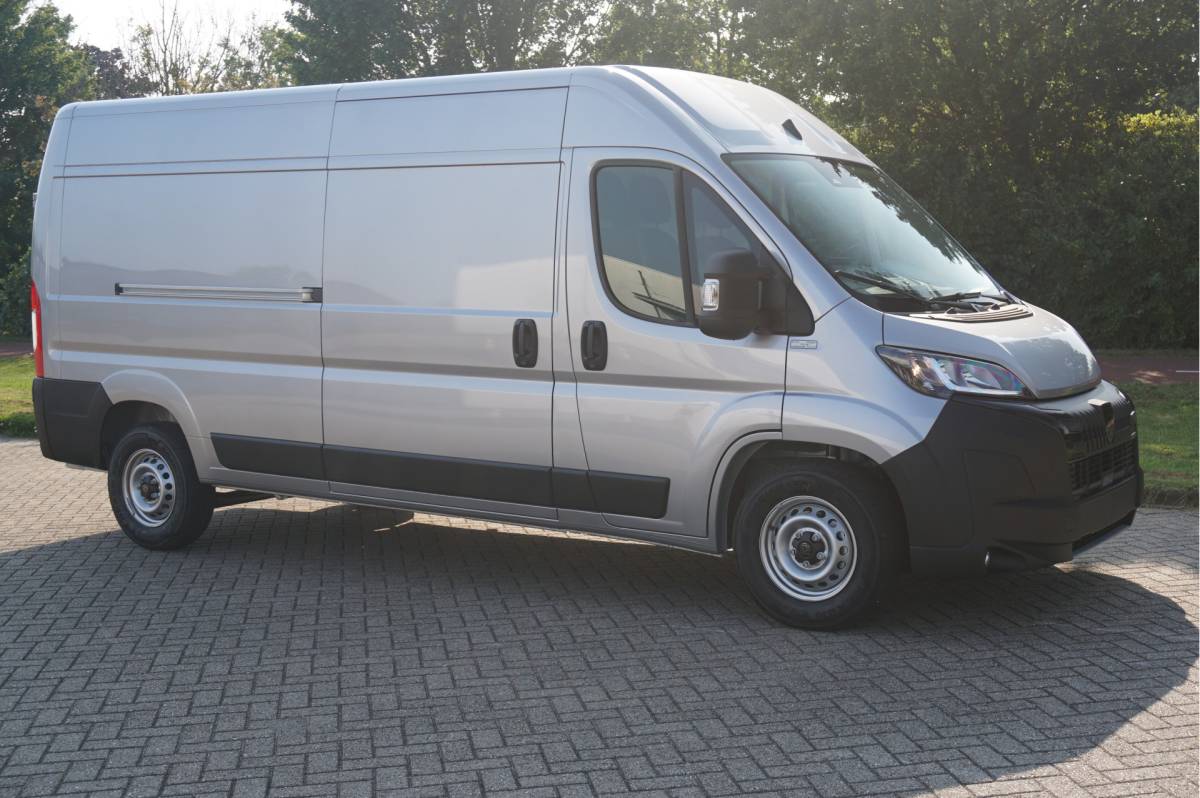 Peugeot Boxer Peugeot Boxer 35+ Heavy 2.2HDI 180PK EAT8 Automaat L3H2 BPM VRIJ!! 10″ Navi, Clima, Cam, 270º Deur!! NR. A287*