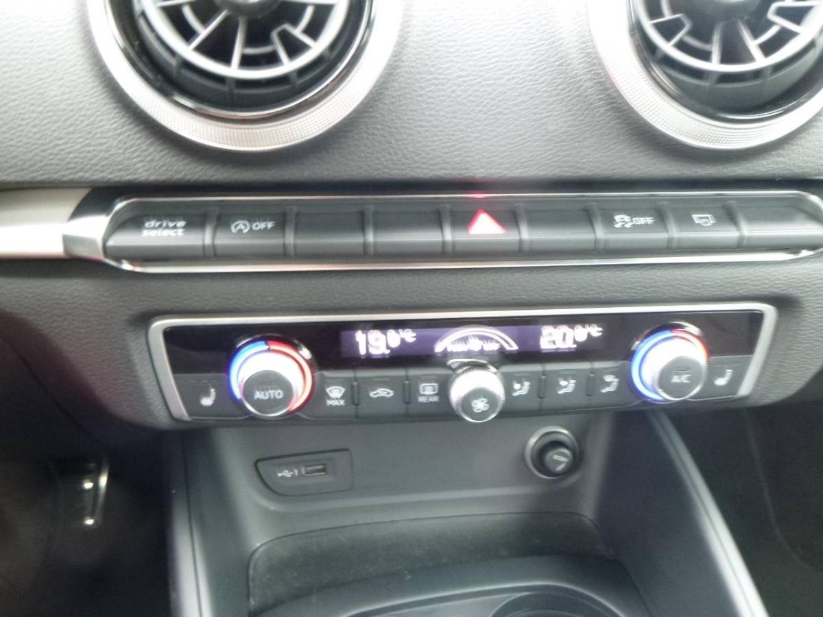 Audi A3 Audi A3 Sportback 35 TFSI CoD Advance Sport S-LINE DIGI KLOK