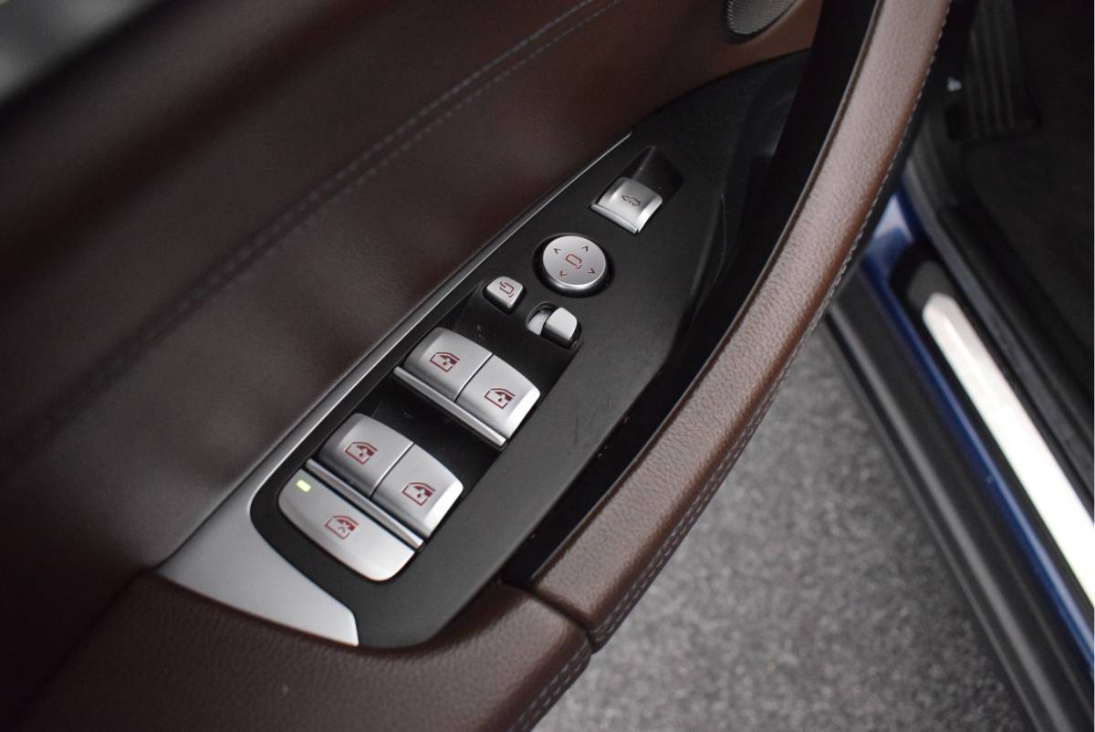 BMW iX3 BMW iX3 286pk High Executive 80 kWh Trekhaak 360Camera harman/kardon Leder Stoelverwarming Navigatie
