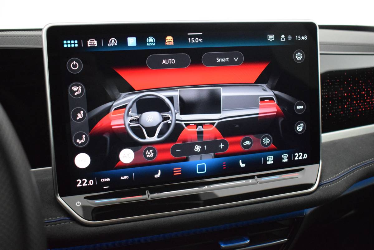 Volkswagen Passat Volkswagen Passat Variant 1.5 eTSI 150pk DSG R-Line Business Black Style Trekhaak Camera Panoramadak Massage Stoelverwarming Navigatie