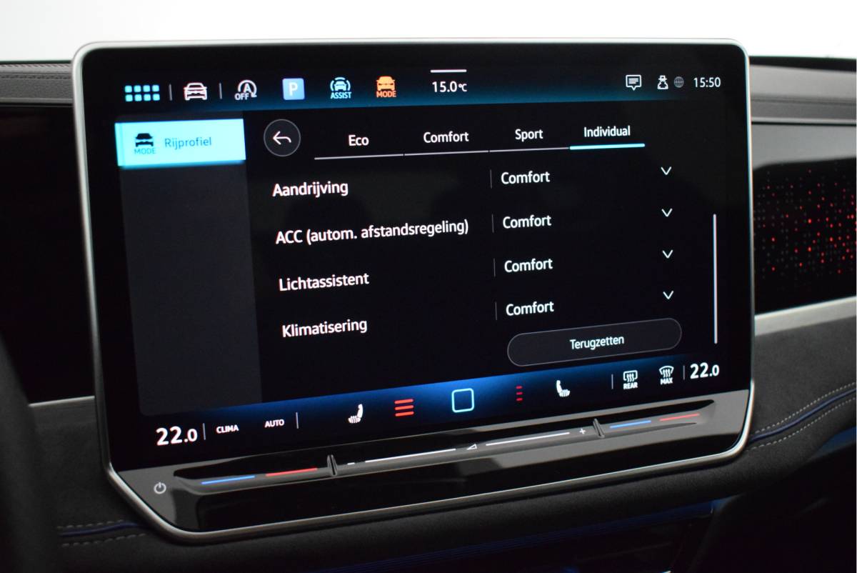 Volkswagen Passat Volkswagen Passat Variant 1.5 eTSI 150pk DSG R-Line Business Black Style Trekhaak Camera Panoramadak Massage Stoelverwarming Navigatie