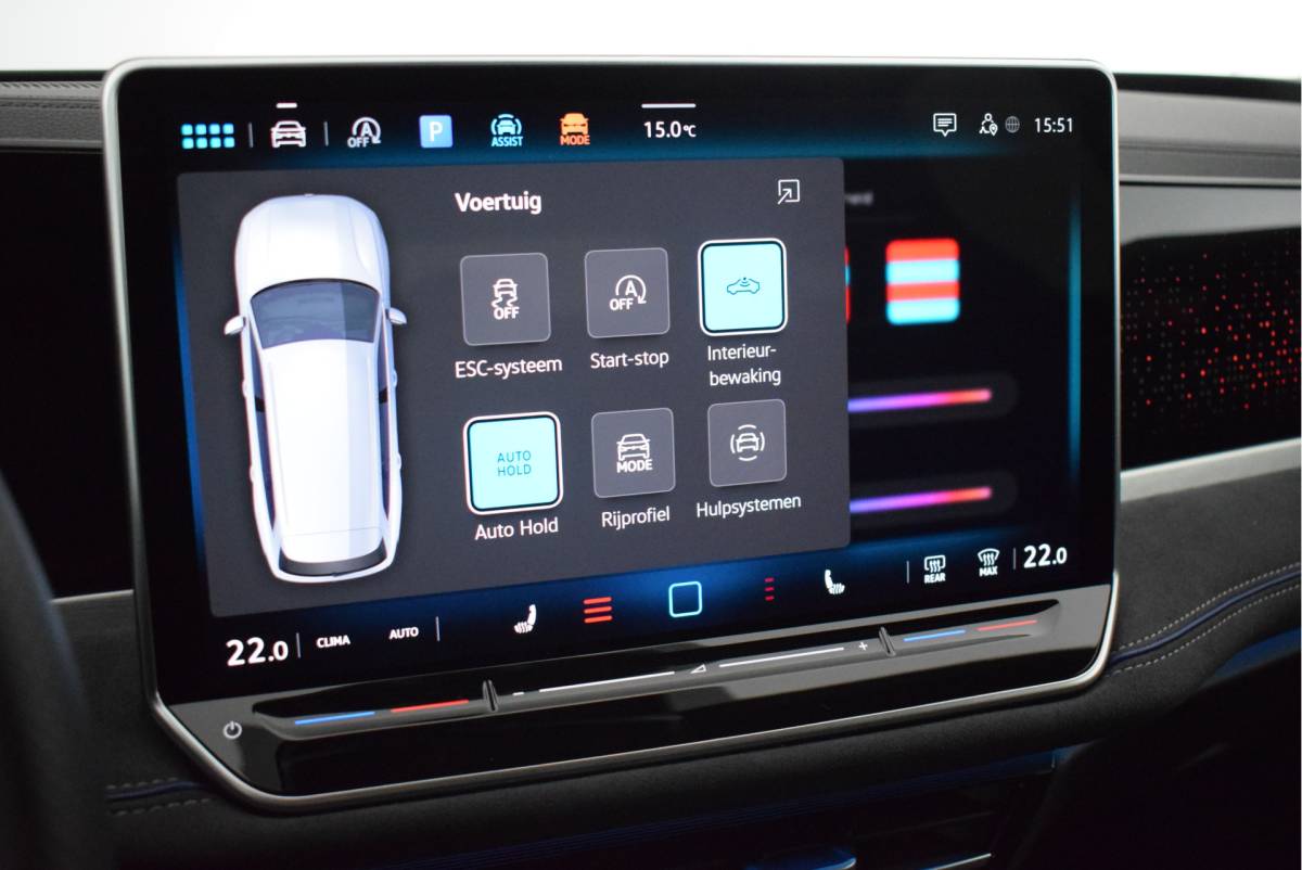 Volkswagen Passat Volkswagen Passat Variant 1.5 eTSI 150pk DSG R-Line Business Black Style Trekhaak Camera Panoramadak Massage Stoelverwarming Navigatie