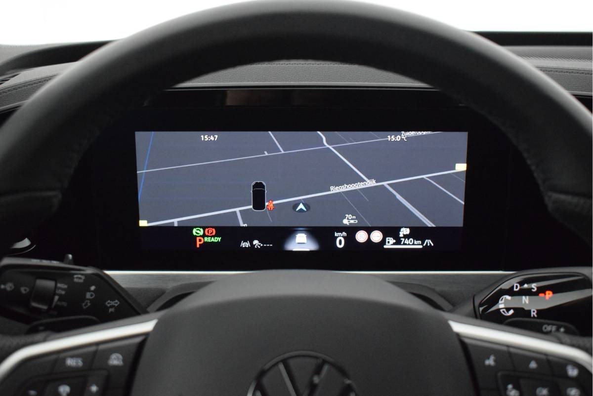 Volkswagen Passat Volkswagen Passat Variant 1.5 eTSI 150pk DSG R-Line Business Black Style Trekhaak Camera Panoramadak Massage Stoelverwarming Navigatie