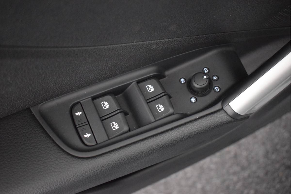 Audi Q2 Audi Q2 35 TFSI 150pk S-Tronic Business Edition App-Connect Led Keyless Camera Stoelverwarming