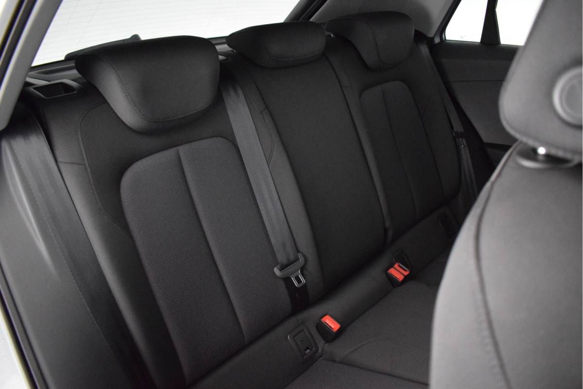 Audi Q2 Audi Q2 35 TFSI 150pk S-Tronic Business Edition App-Connect Led Keyless Camera Stoelverwarming