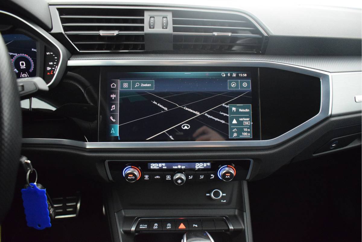 Audi Q3 Audi Q3 Sportback 35 TFSI 150pk S-Tronic 2x S-Line Trekhaak Camera Navigatie Led