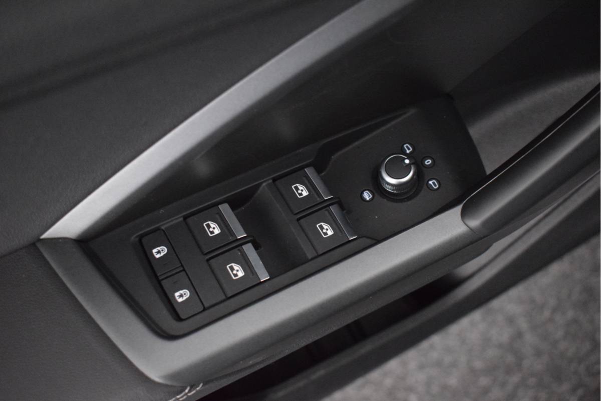 Audi Q3 Audi Q3 Sportback 35 TFSI 150pk S-Tronic 2x S-Line Trekhaak Camera Navigatie Led