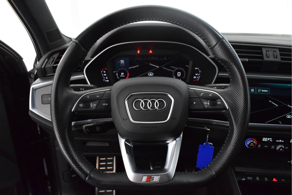 Audi Q3 Audi Q3 Sportback 35 TFSI 150pk S-Tronic 2x S-Line Trekhaak Camera Navigatie Led