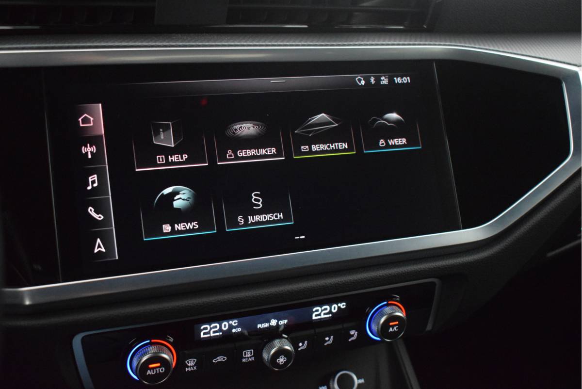 Audi Q3 Audi Q3 Sportback 35 TFSI 150pk S-Tronic 2x S-Line Trekhaak Camera Navigatie Led