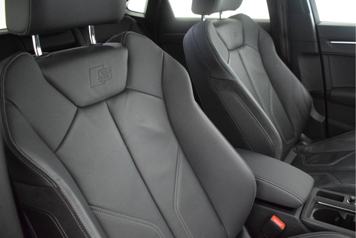 Audi Q3 Audi Q3 Sportback 35 TFSI 150pk S-Tronic 2x S-Line Trekhaak Camera Navigatie Led