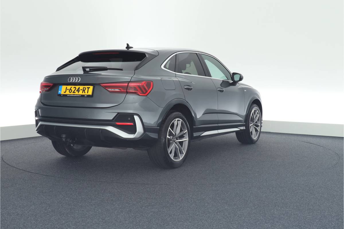 Audi Q3 Audi Q3 Sportback 35 TFSI 150pk S-Tronic 2x S-Line Trekhaak Camera Navigatie Led