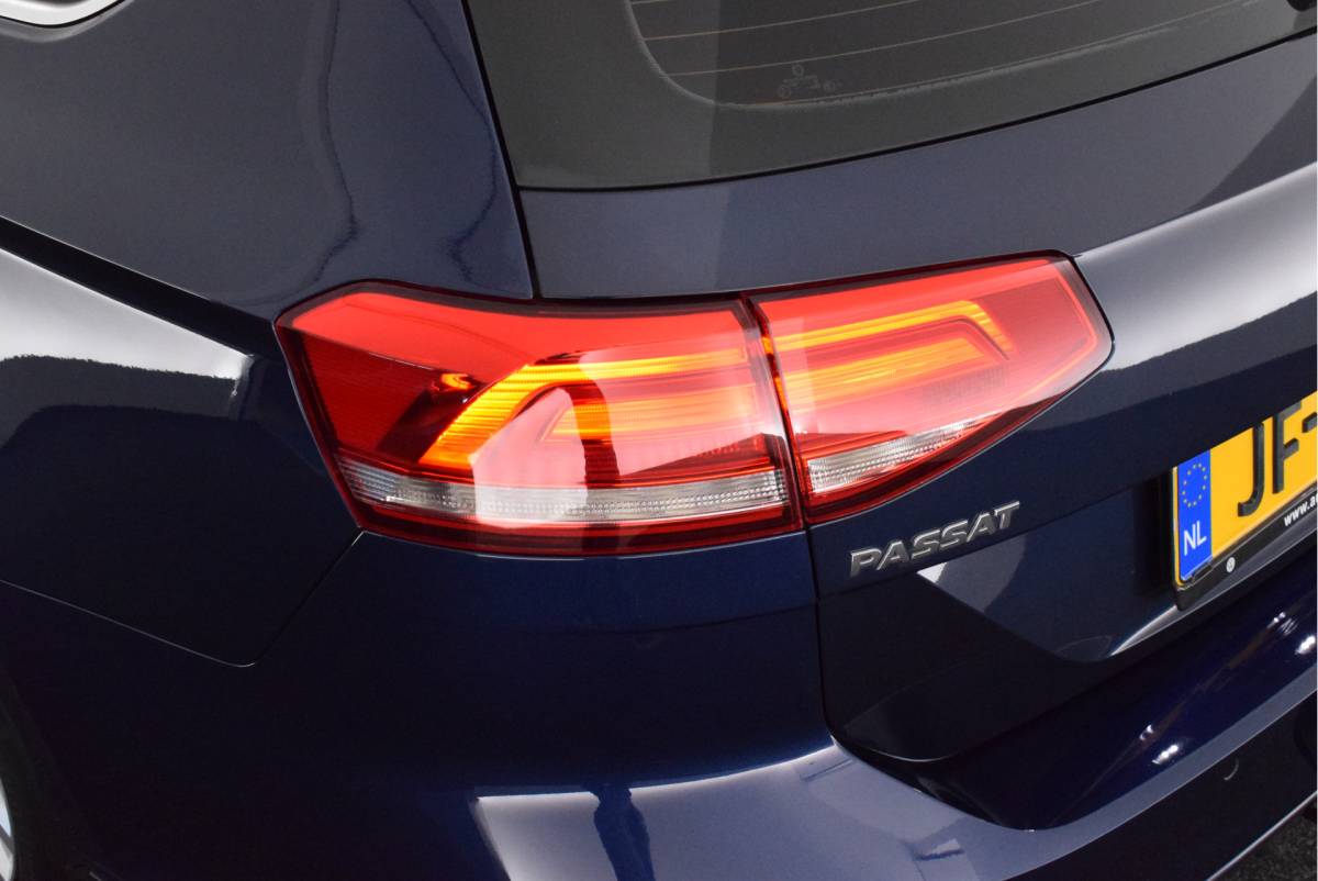 Volkswagen Passat Volkswagen Passat Variant 1.4 TSI 150pk H6 ACT Comfortline Trekhaak Navigatie