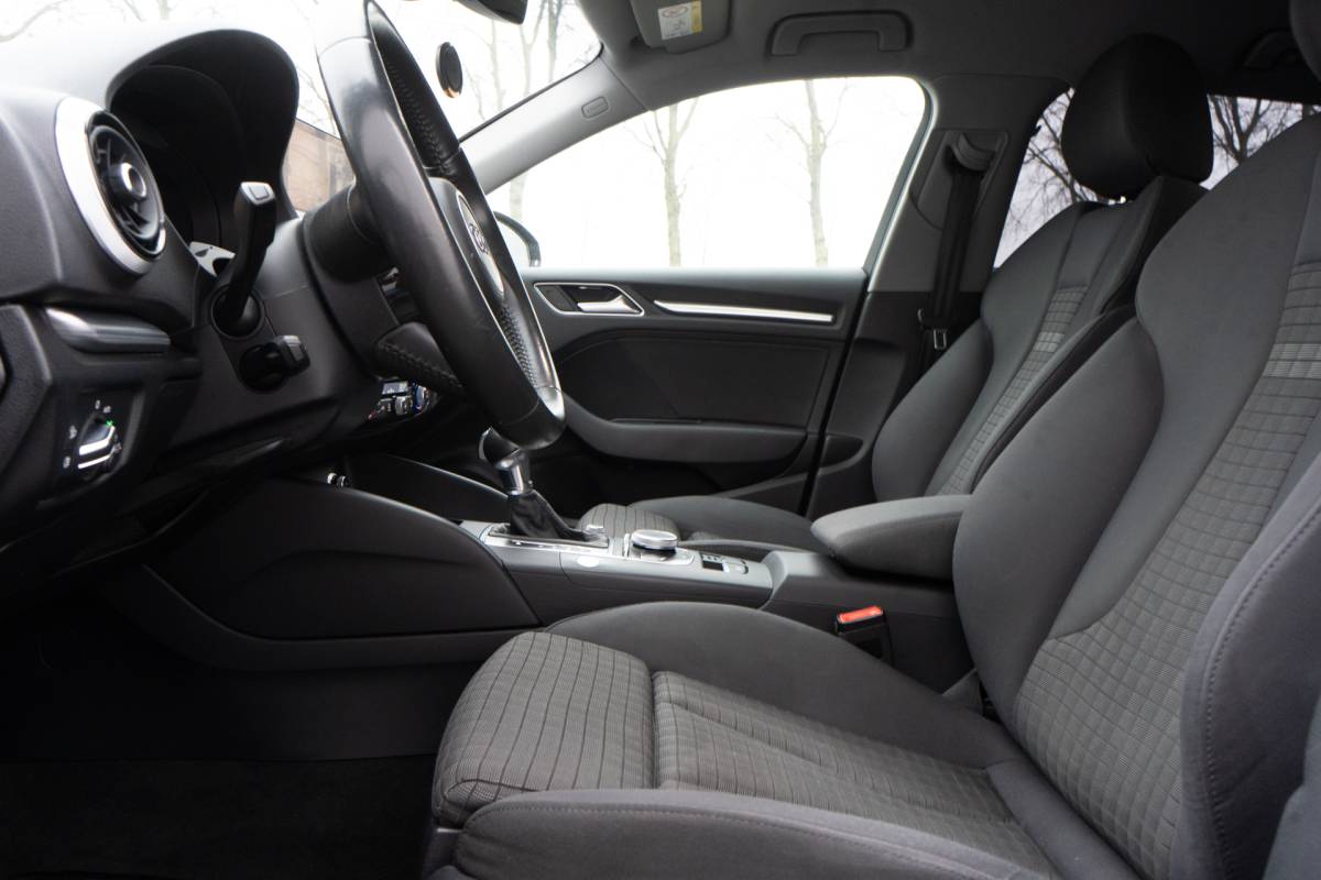 Audi A3 Audi A3 Sportback 1.5 TFSI CoD Aut. Design Pro Line Plus Virtual cockpit/ Navigatie/ Sportstoelen/ Navigatie/ Blindspot/ Stoelverwarming/ Trekhaak
