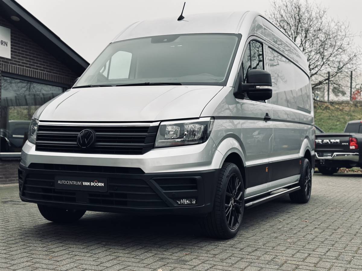 Volkswagen Crafter Volkswagen Crafter 35 2.0 TDI L3H3 | Blackline | Navigatie | PDC | Trekhaak | Opstaptrede | Verwarmde voorruit | Ex btw