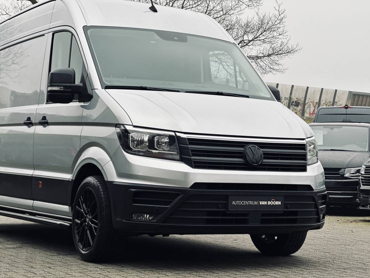 Volkswagen Crafter Volkswagen Crafter 35 2.0 TDI L3H3 | Blackline | Navigatie | PDC | Trekhaak | Opstaptrede | Verwarmde voorruit | Ex btw