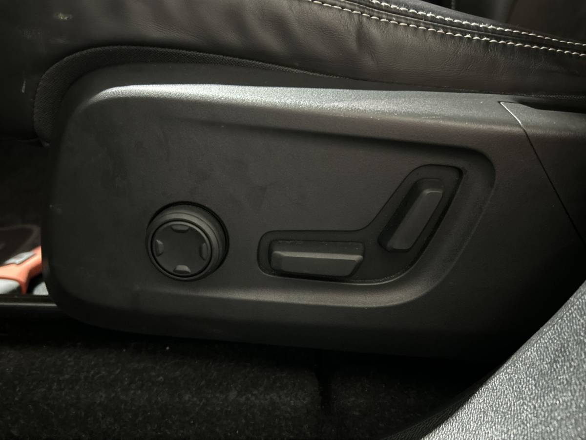 Volvo XC40 Volvo XC40 Recharge P8 AWD R-Design | Warmtepomp! | Harman en Kardon Sound | Volvo guard klasse 3 | Schuif/kanteldak | SoH (batterijcheck) 92.7 % score!