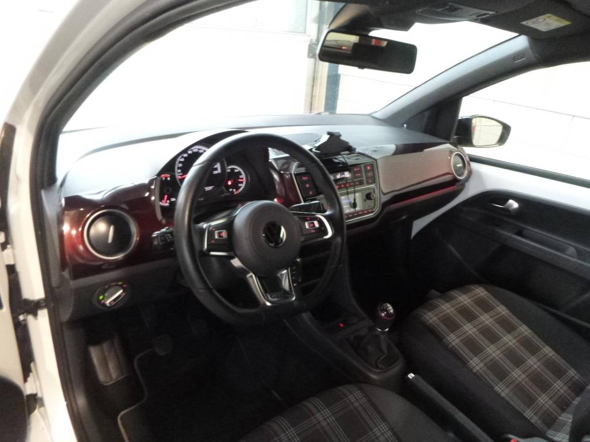 Volkswagen up! Volkswagen UP! GTI CAMERA PDC SPORTONDERSTEL GECHIPT