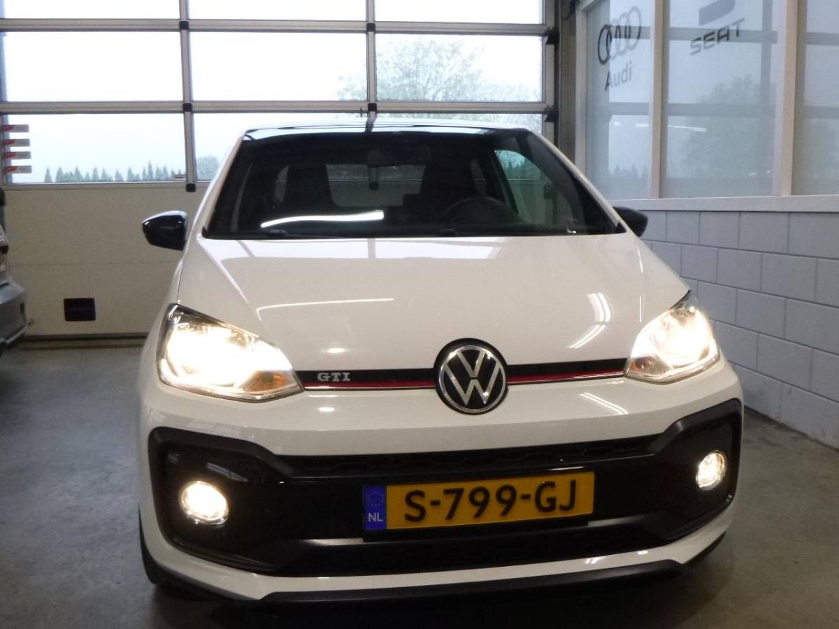 Volkswagen up! Volkswagen UP! GTI CAMERA PDC SPORTONDERSTEL GECHIPT