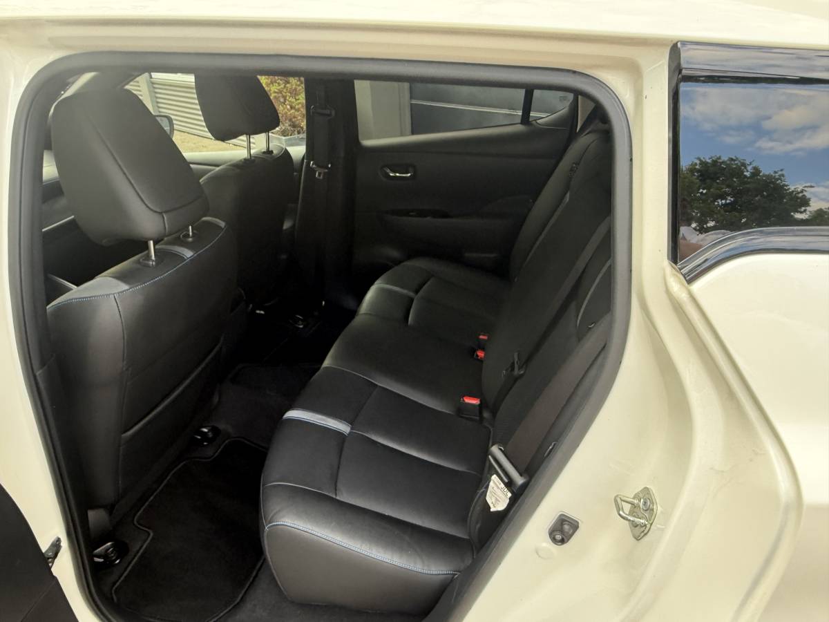 Nissan Leaf Nissan LEAF Tekna 40 kWh Bj 2019 Km 74.014 Leer,Stoelverwaming,Navi,Camera,17Inch 150PK