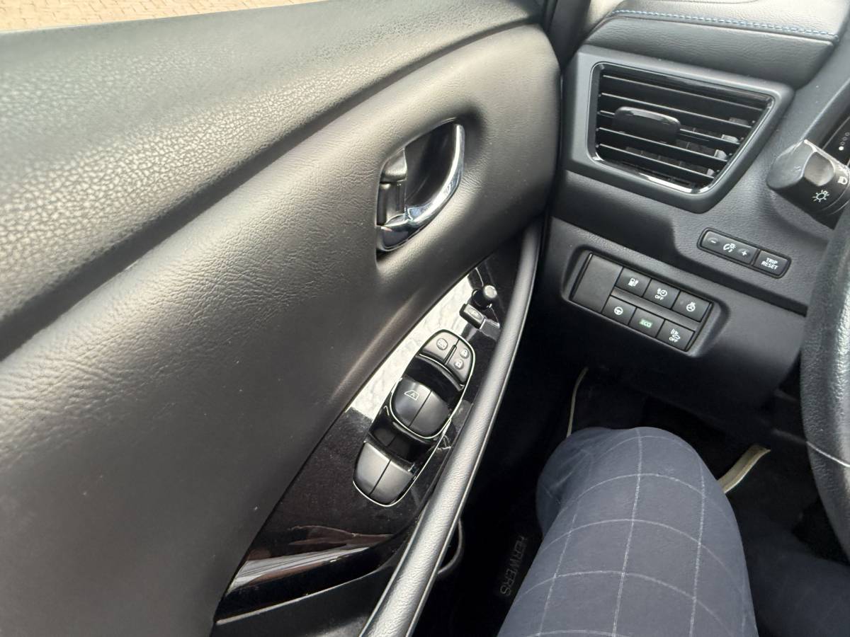 Nissan Leaf Nissan LEAF Tekna 40 kWh Bj 2019 Km 74.014 Leer,Stoelverwaming,Navi,Camera,17Inch 150PK