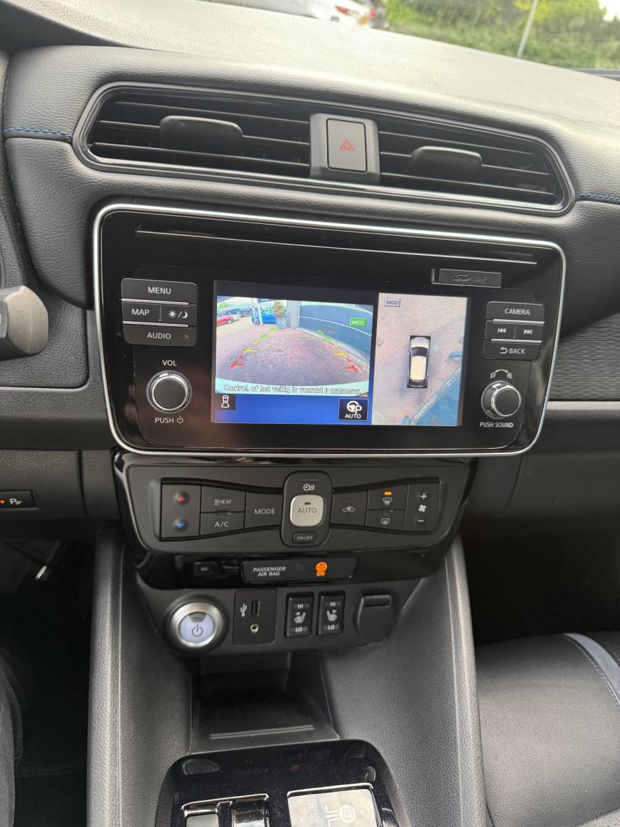 Nissan Leaf Nissan LEAF Tekna 40 kWh Bj 2019 Km 74.014 Leer,Stoelverwaming,Navi,Camera,17Inch 150PK