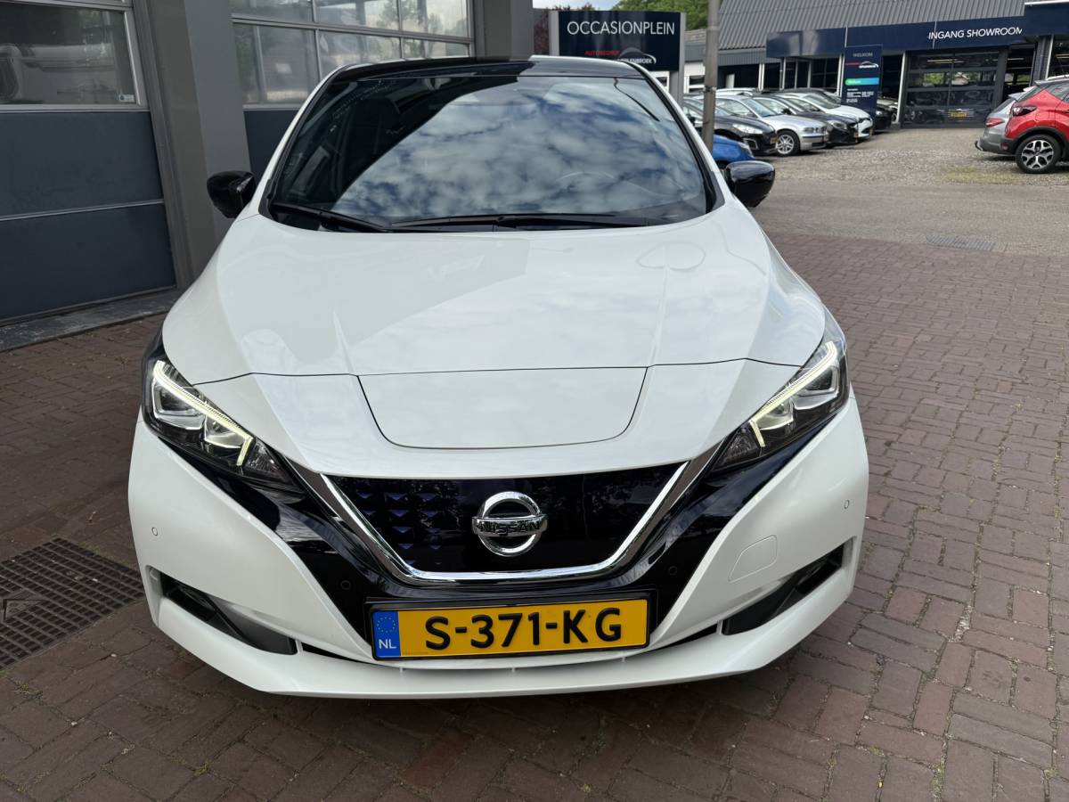 Nissan Leaf Nissan LEAF Tekna 40 kWh Bj 2019 Km 74.014 Leer,Stoelverwaming,Navi,Camera,17Inch 150PK