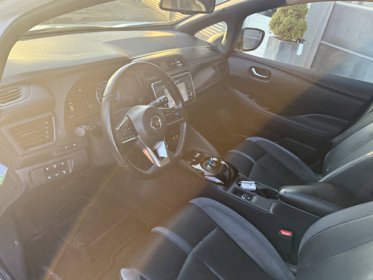 Nissan Leaf Nissan LEAF Tekna 40 kWh Bj 2019 Km 74.014 Leer,Stoelverwaming,Navi,Camera,17Inch 150PK