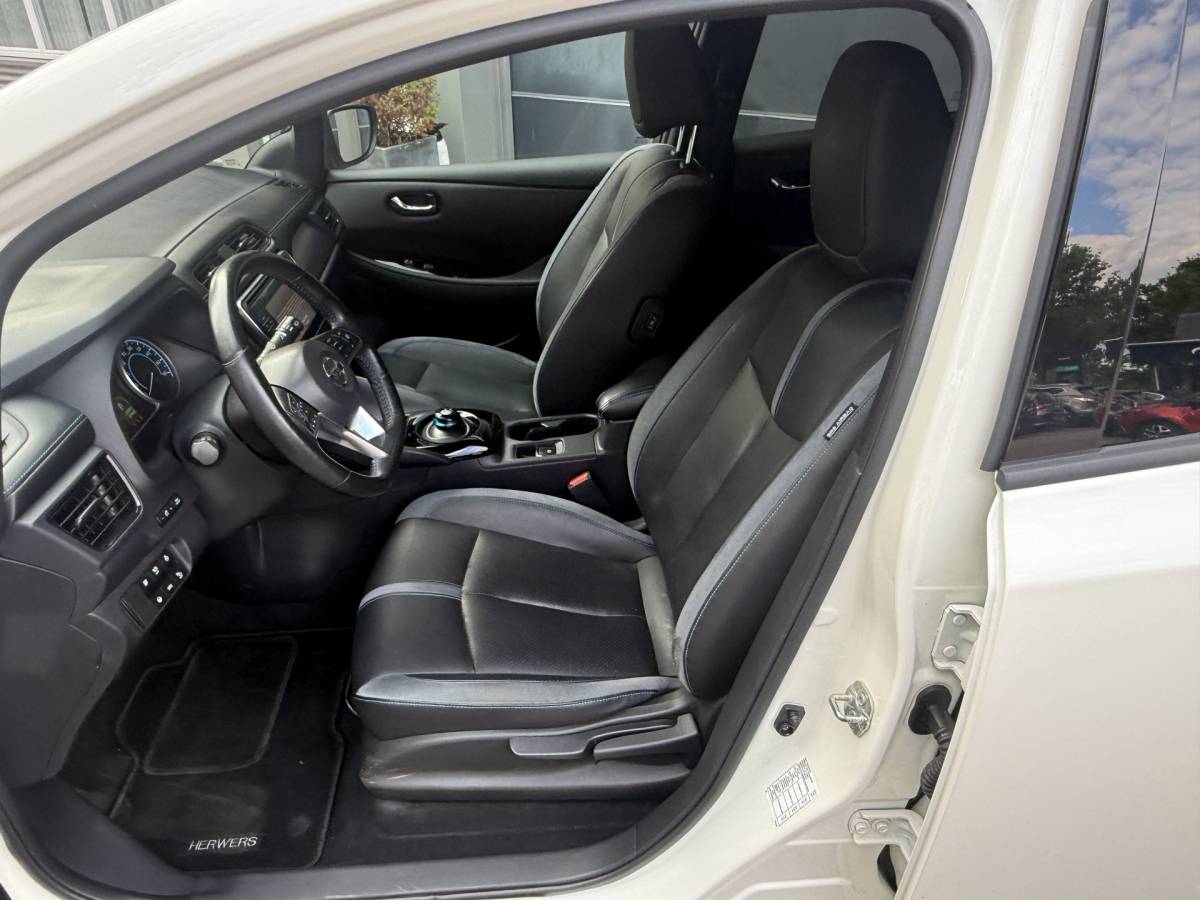 Nissan Leaf Nissan LEAF Tekna 40 kWh Bj 2019 Km 74.014 Leer,Stoelverwaming,Navi,Camera,17Inch 150PK