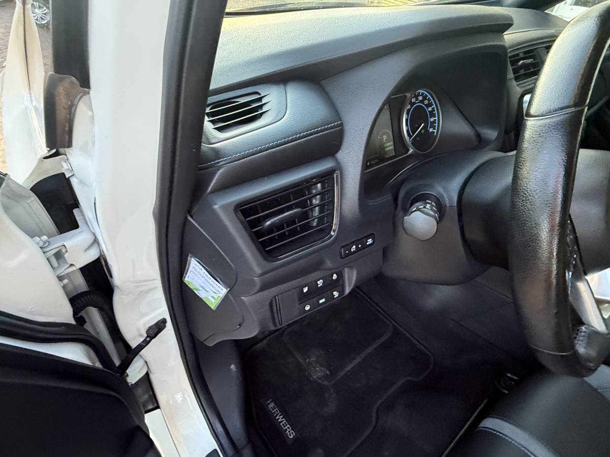 Nissan Leaf Nissan LEAF Tekna 40 kWh Bj 2019 Km 74.014 Leer,Stoelverwaming,Navi,Camera,17Inch 150PK