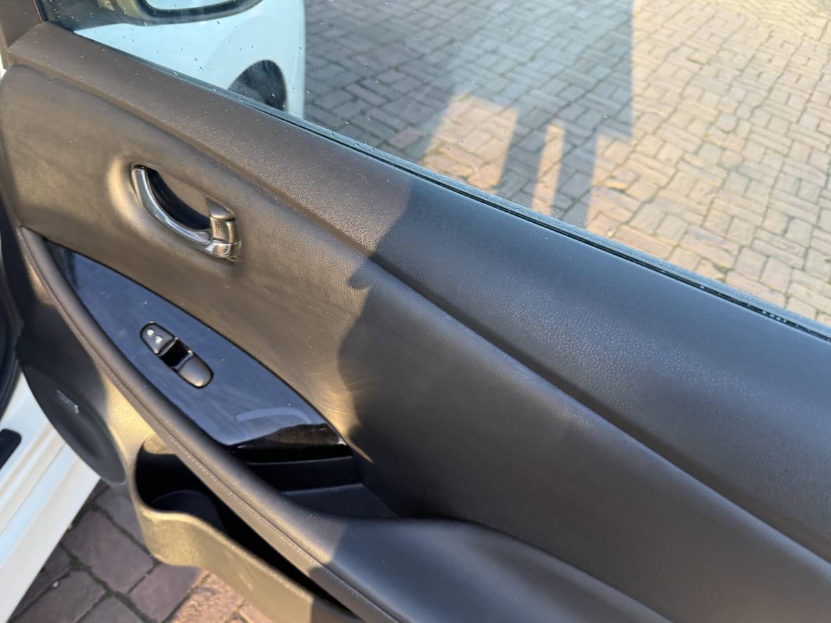 Nissan Leaf Nissan LEAF Tekna 40 kWh Bj 2019 Km 74.014 Leer,Stoelverwaming,Navi,Camera,17Inch 150PK