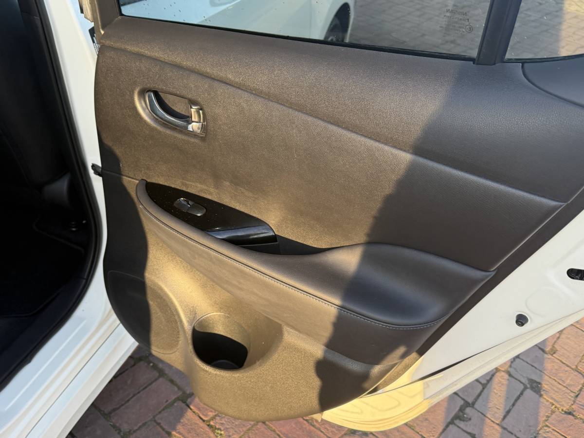 Nissan Leaf Nissan LEAF Tekna 40 kWh Bj 2019 Km 74.014 Leer,Stoelverwaming,Navi,Camera,17Inch 150PK