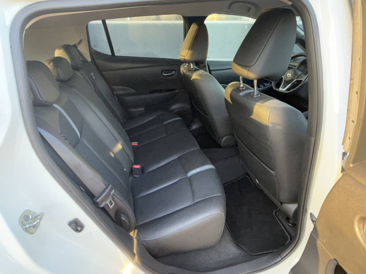 Nissan Leaf Nissan LEAF Tekna 40 kWh Bj 2019 Km 74.014 Leer,Stoelverwaming,Navi,Camera,17Inch 150PK