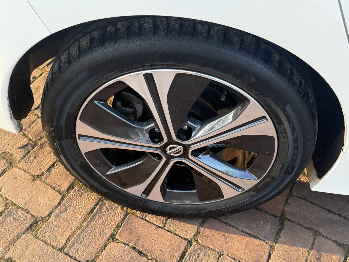 Nissan Leaf Nissan LEAF Tekna 40 kWh Bj 2019 Km 74.014 Leer,Stoelverwaming,Navi,Camera,17Inch 150PK