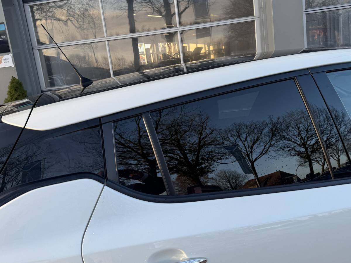 Nissan Leaf Nissan LEAF Tekna 40 kWh Bj 2019 Km 74.014 Leer,Stoelverwaming,Navi,Camera,17Inch 150PK