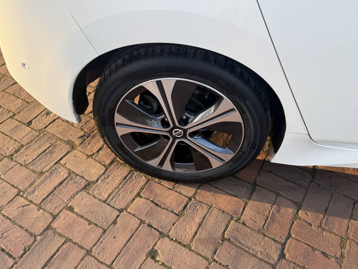 Nissan Leaf Nissan LEAF Tekna 40 kWh Bj 2019 Km 74.014 Leer,Stoelverwaming,Navi,Camera,17Inch 150PK